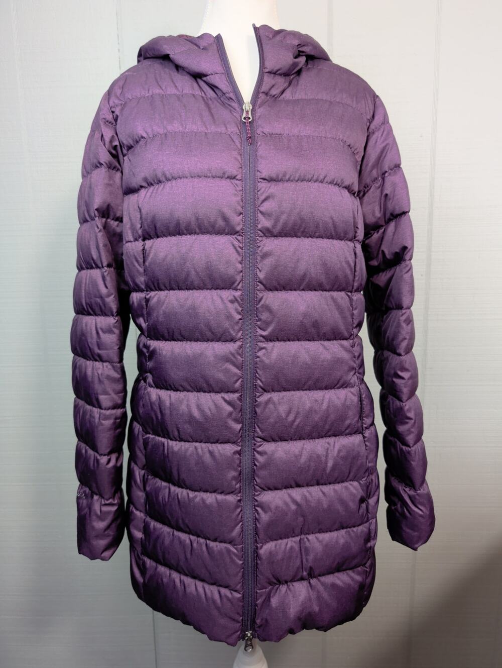Eddie Bauer Womens Puffer Down Jacket Purple MED 80% Down Fill Lightweight Hood